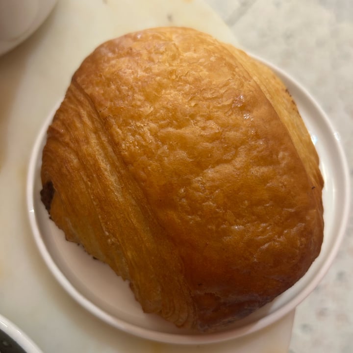 photo of Oh Faon ! Pâtisserie artisanale végétale Pain Au Chocolat shared by @janke66 on  08 Sep 2025 - review