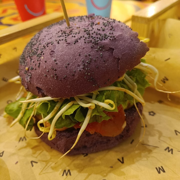photo of Flower Burger flower burger shared by @luana92 on  06 Nov 2024 - review
