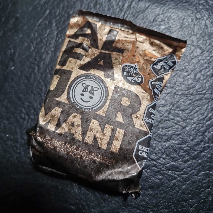 photo of Felices Las Vacas Alfajor de Mani shared by @yazalmonacid on  01 Sep 2024 - review