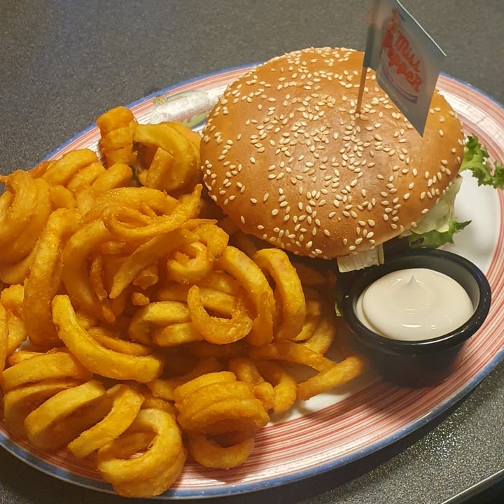 photo of Miss Pepper - American Restaurant Special Eastern Burger shared by @miruosz on  09 Dec 2023 - review