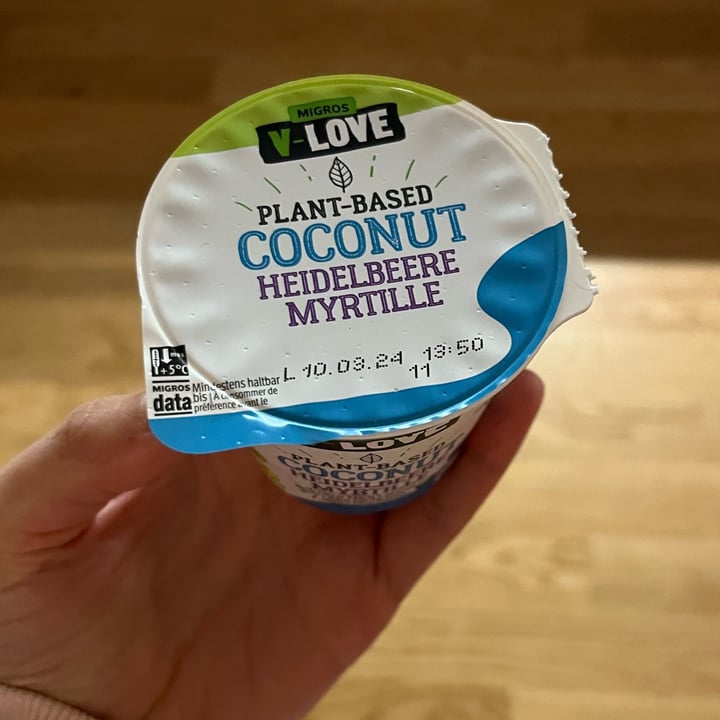 photo of Migros V-Love Coconut Heidelbeeren shared by @pattini on  30 Jan 2024 - review