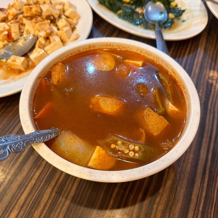 photo of The Legend Vegetarian Cafe Tom Yam Soup 冬炎汤 shared by @dafnelately on  02 Jan 2024 - review