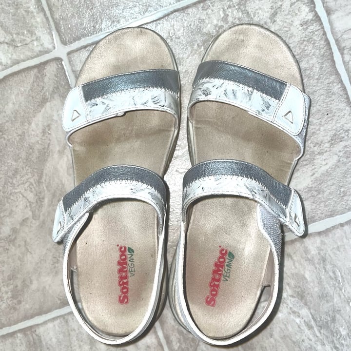 photo of SoftMoc Vegan Women’s Wensy Sandal shared by @smsilly on  17 Aug 2023 - review