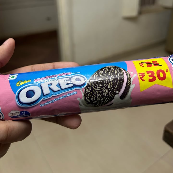 photo of Cadbury Oreo - Strawberry Crème shared by @gymrat on  03 Jun 2025 - review