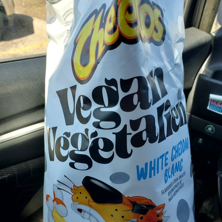 photo of Cheetos Vegan White Cheddar shared by @whatacuriousnotion on  21 Apr 2025 - review