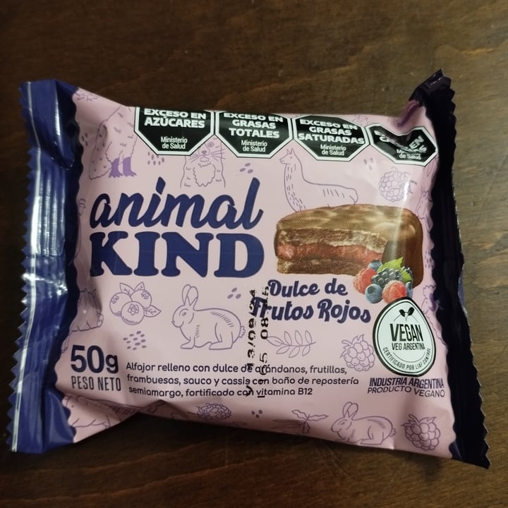 photo of Animal kind alfajor frutos del bosque shared by @mauroim on  24 Aug 2024 - review