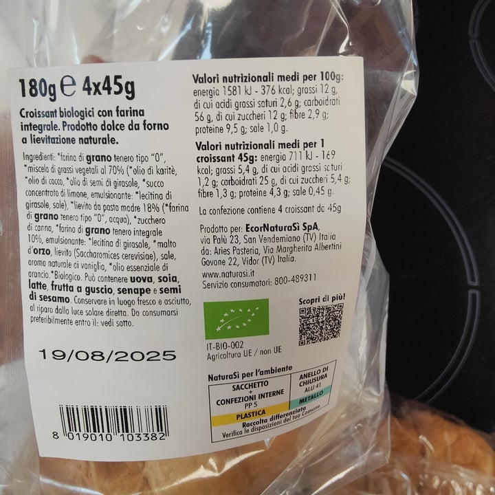 photo of Natura Sì Croissant con farina integrale shared by @gilazza on  17 Jun 2025 - review