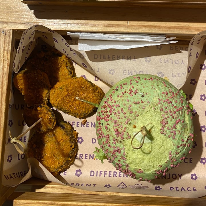 photo of Flower Burger Jungle Burger shared by @andrateodorescu on  12 Mar 2025 - review