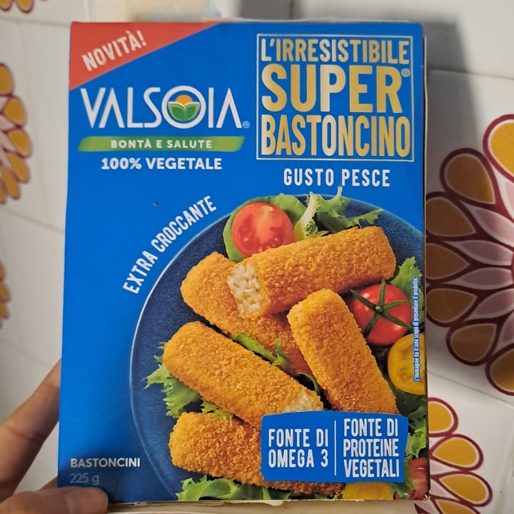 photo of Valsoia L'Irresistibile Super Bastoncino Gusto Pesce shared by @vegantizi on  25 Apr 2024 - review