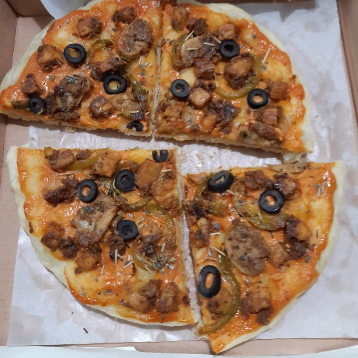 photo of Torus Vegan Vegan pizza shared by @henroosterlover83 on  15 Jul 2024 - review