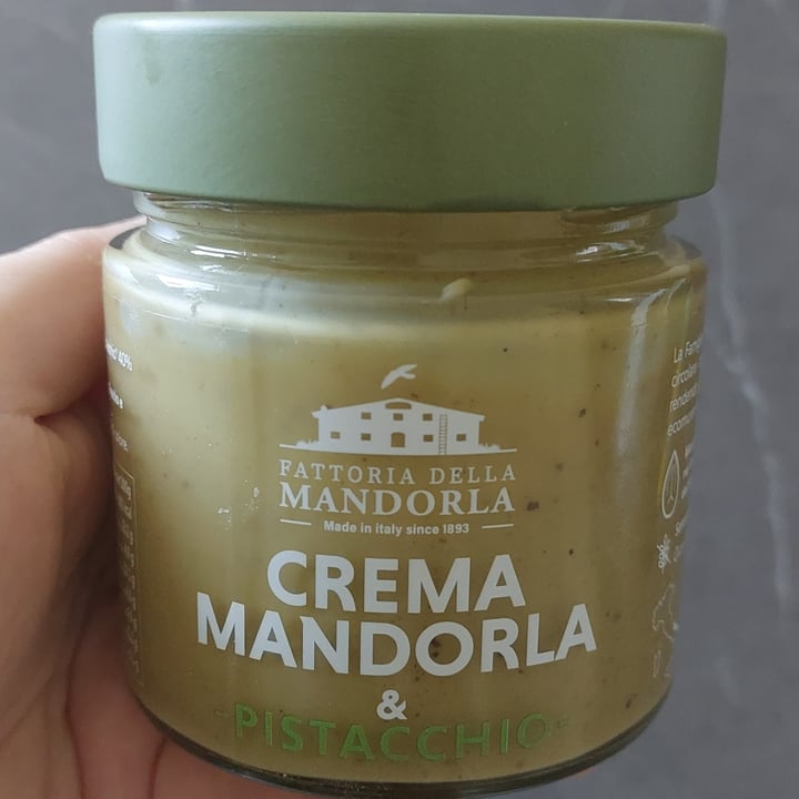 photo of La fattoria della mandorla Crema mandorla & pistacchio shared by @ericaconlac on  29 Mar 2025 - review