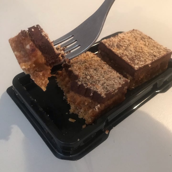 photo of Migros V-Love Plant Based Bio Raw Cake Dates Cocoa shared by @ladypanda on  13 Mar 2024 - review