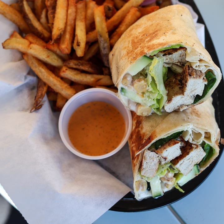 photo of Zammy's Vegan Kitchen spicy caesar Wrap - Grilled Chik'n shared by @lizmaselli on  28 Apr 2024 - review