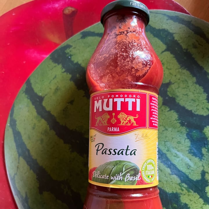 photo of Mutti Passata con basilico shared by @miba on  11 Oct 2025 - review