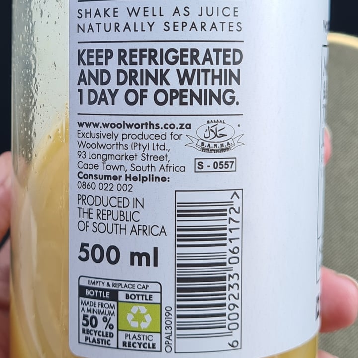 photo of Woolworths Food Mandarin & Chia 100% Fruit Juice shared by @veronicagroen on  26 Sep 2024 - review