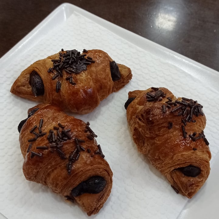 photo of Forn Marena Croissants de chocolate shared by @moniqueta on  22 Apr 2024 - review