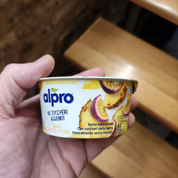 photo of Alpro Ananas e frutto della passione - zero zuccheri aggiunti shared by @ziwonauta on  10 Apr 2024 - review