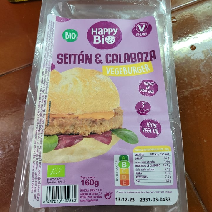 photo of Happy Bio Veggie Vegeburger Seitán y Calabaza shared by @demp on  08 Nov 2023 - review