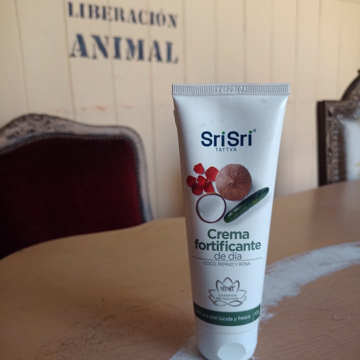 photo of SriSri Tattva Crema fortificante De Día shared by @mar-antiespecista on  31 Jan 2024 - review