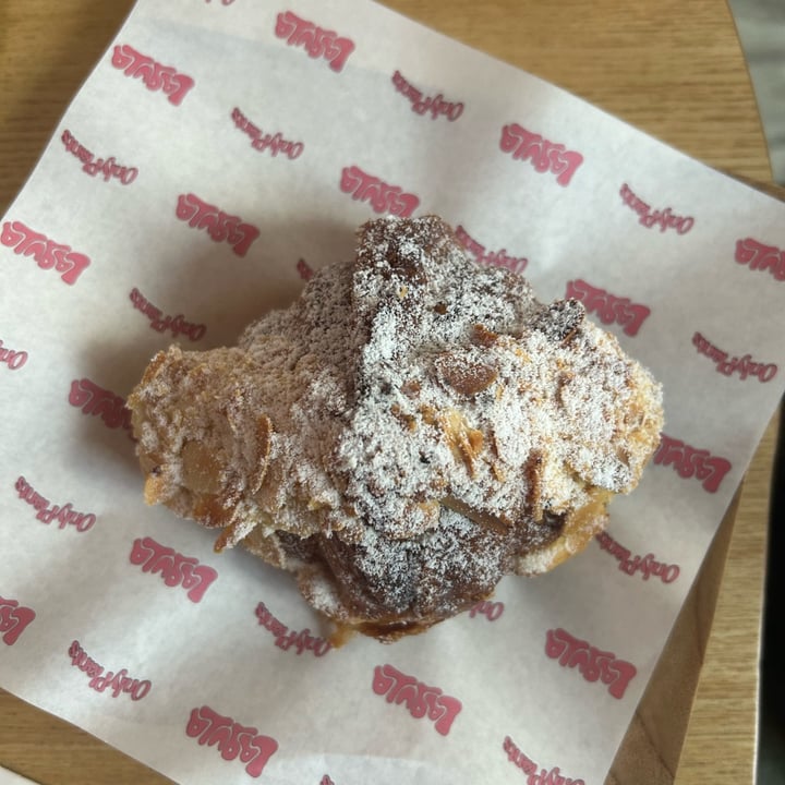 photo of LaGula By The Hungry Tapir Almond Croissant shared by @tiascaz on  23 Feb 2024 - review
