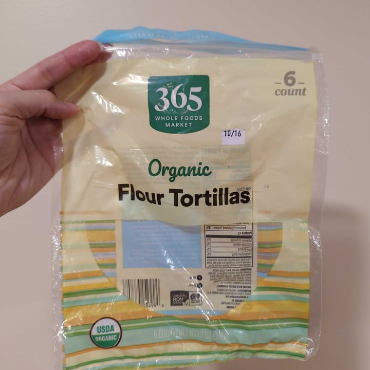 photo of 365 Whole Foods Market Organic Flour Tortillas shared by @regimack on  28 Sep 2023 - review