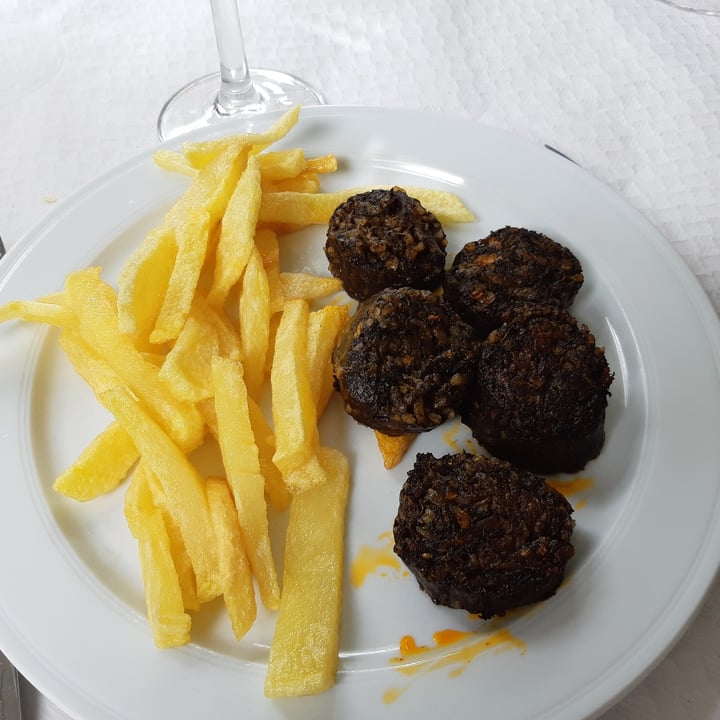 photo of Restaurante El Cruce Menú Pisto de verduras y morcilla vegana con patatas shared by @helhie on  06 Sep 2024 - review