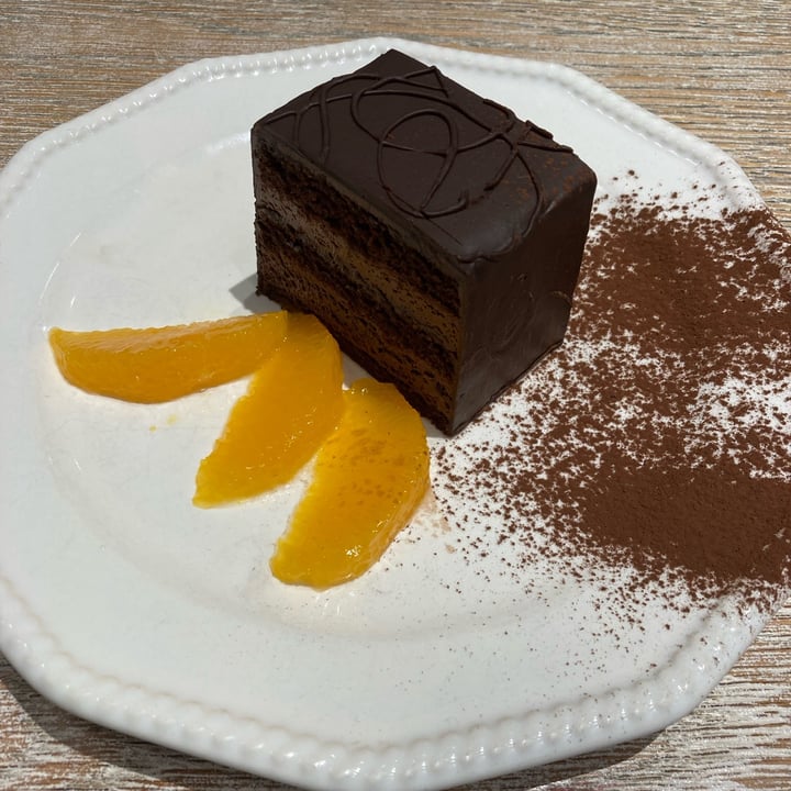 photo of フタバフルーツパーラー 新宿マルイ本館店 Rich Soy Raw Chocolate Cake shared by @miyukudo on  06 Mar 2025 - review