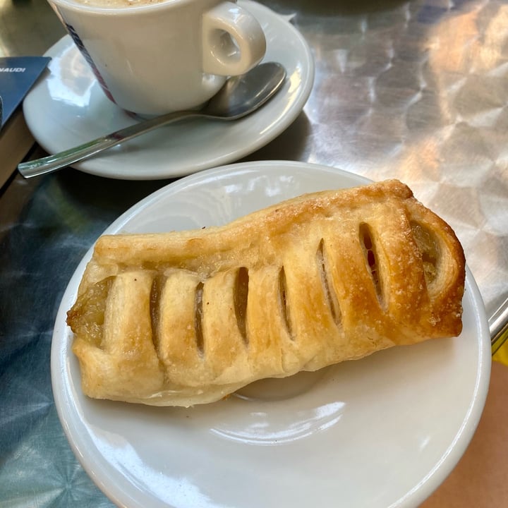 photo of Art Caffè di Huang Saccottino di mela shared by @veggieginny on  11 Jul 2025 - review