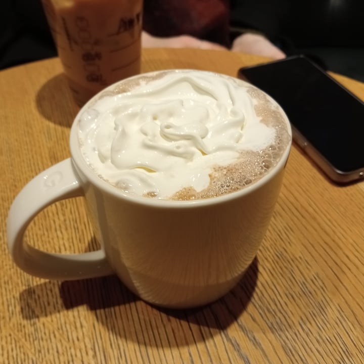 photo of Starbucks Coffee Hazelnut Hot Chocolate shared by @jabmouth on  26 Nov 2023 - review