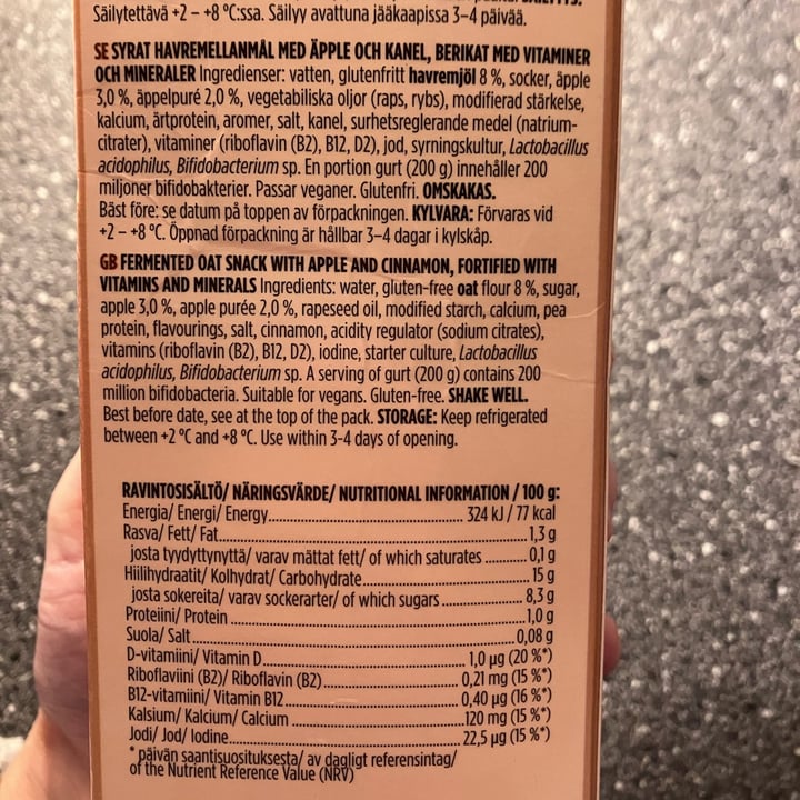 photo of ODDLY GOOD apple cinnamon oat gurt shared by @lucciola on  12 Oct 2025 - review