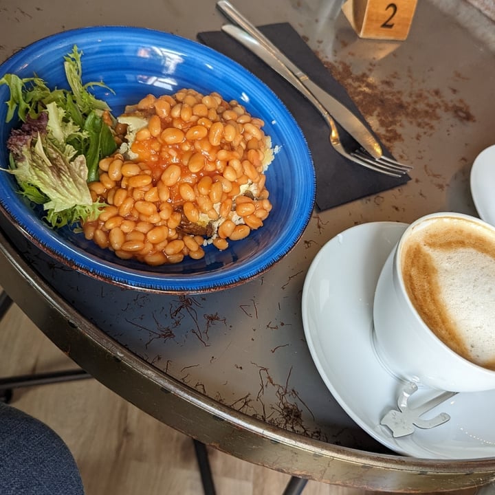 photo of Charlies Cat Cafe Jacket Potato with Beans shared by @beccasaurus on  26 Jun 2024 - review