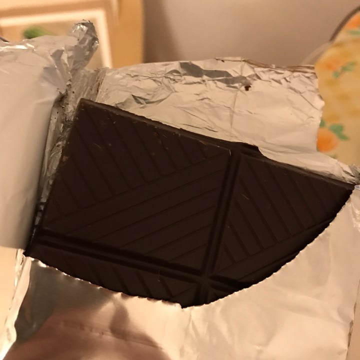 photo of Carrefour Bio Chocolate- Noir 74% Cacao shared by @lordsnooks on  05 May 2024 - review