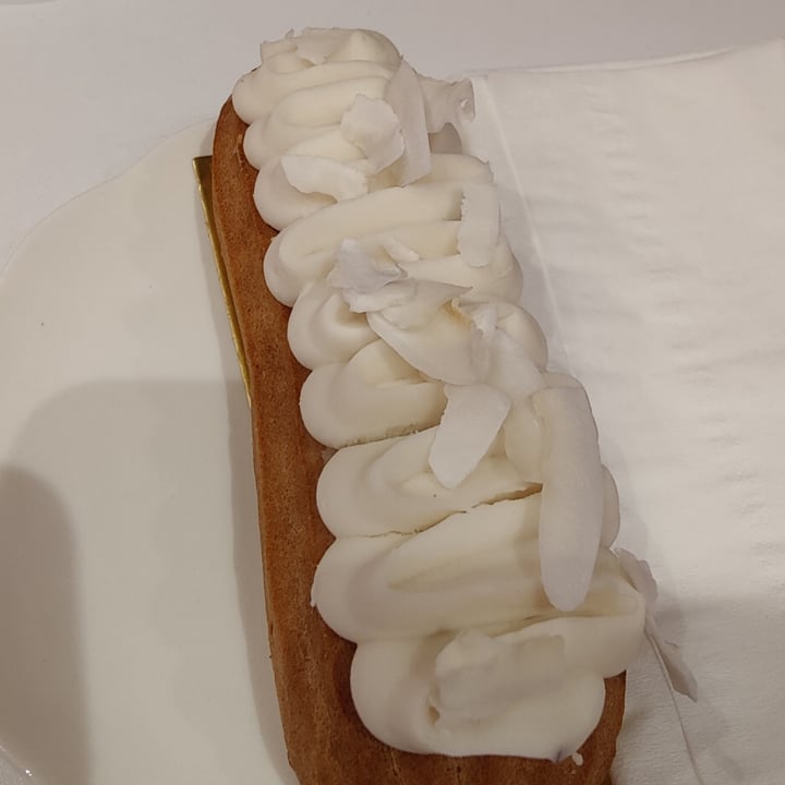 photo of cream.dream Bounty Eclair shared by @plumesworld on  13 Apr 2024 - review