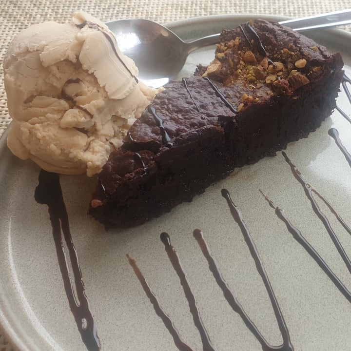 photo of Mundo Vegan Chocolate Brownie shared by @compassionate1candy on  06 Oct 2025 - review