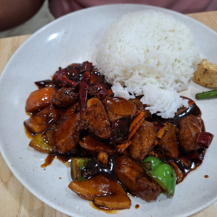 photo of SHU Vegetarian Chilli Chicken Pieces Rice 宮保雞丁飯 shared by @veganspicegirl on  12 Apr 2024 - review
