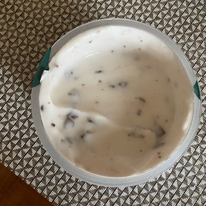 photo of Alpro yogurt coconut stracciatella shared by @oceanideserti on  21 Dec 2024 - review