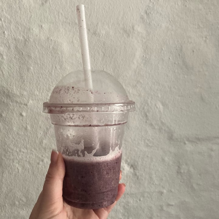 photo of Vida e Caffe Superfood Berry Smoothie shared by @catherinews on  01 Oct 2023 - review