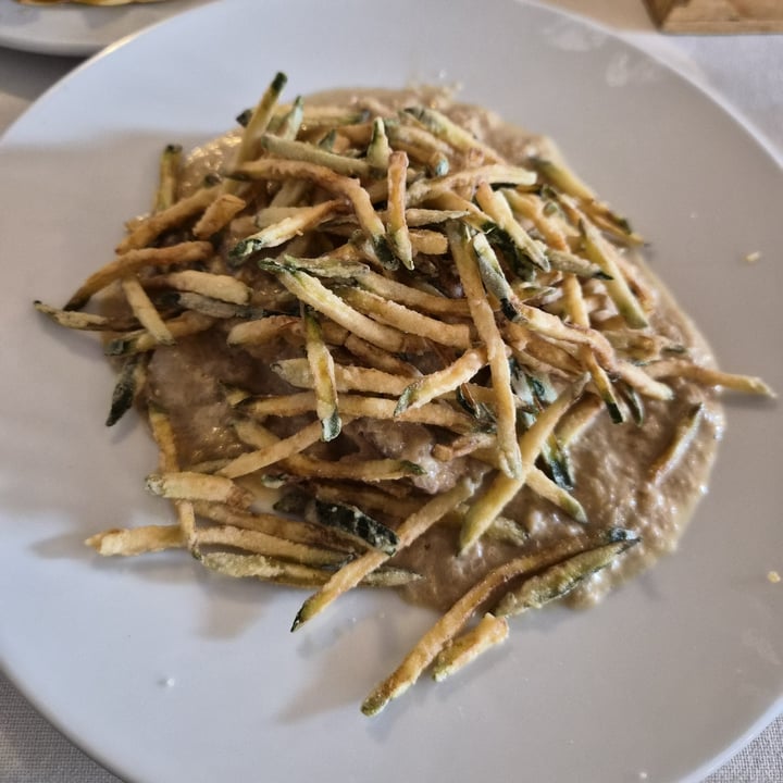 photo of Locanda Zanella Tofu con crema di cipolle e zucchine croccanti shared by @dargina90 on  28 Sep 2025 - review