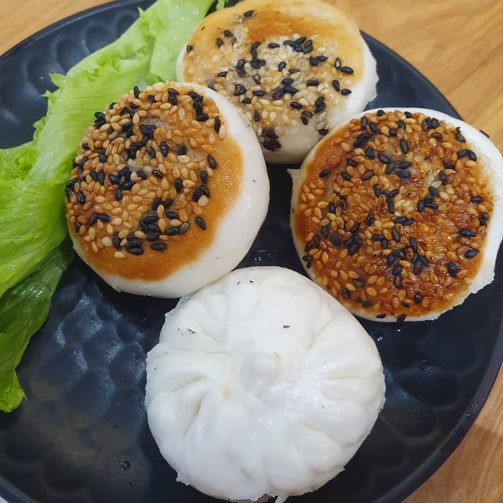 photo of Lotus Café 蓮心食坊 Pan Fried King Oyster Mushroom Buns shared by @mushroomtarian on  02 Sep 2023 - review