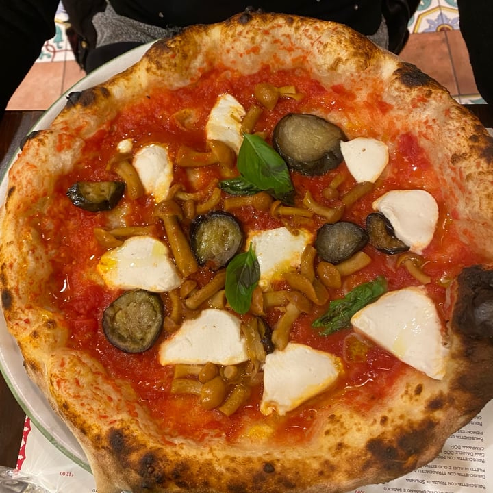 photo of Pizzium - Firenze Margherita funghi e melanzane shared by @eliamariotti on  09 Jan 2024 - review