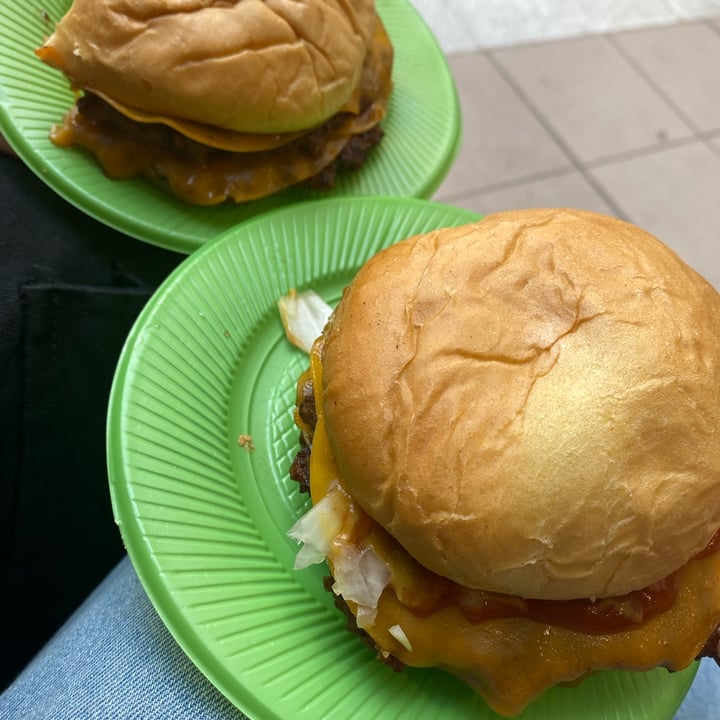 photo of Un Amor De Vegano Hamburguesa Doble Cuarto De Libra shared by @luddferreira on  09 Nov 2023 - review