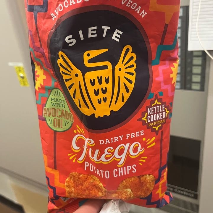 photo of Siete Family Foods Fuego Potato Chips shared by @oshmorethstorm on  30 Sep 2023 - review