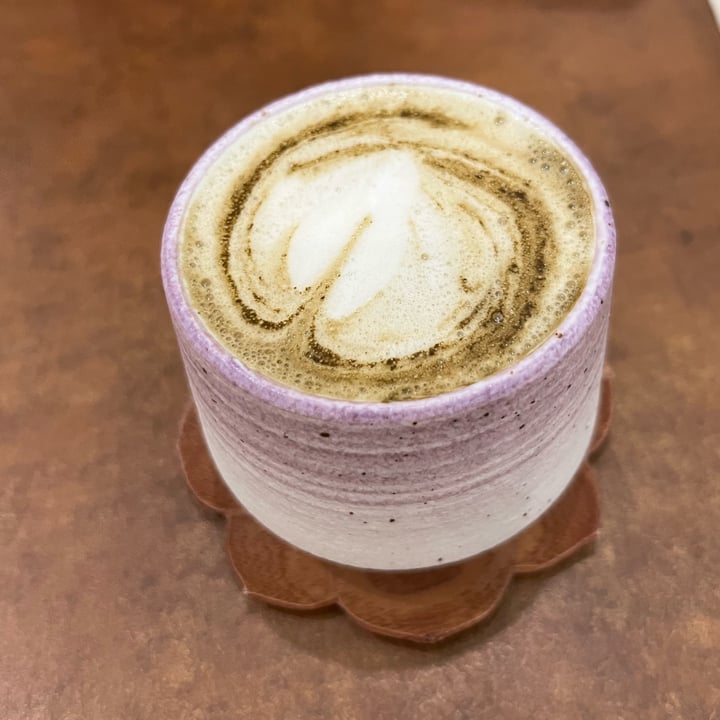 photo of Vine Cafe Hojicha Oat Milk Latte shared by @soy-orbison on  12 Mar 2024 - review