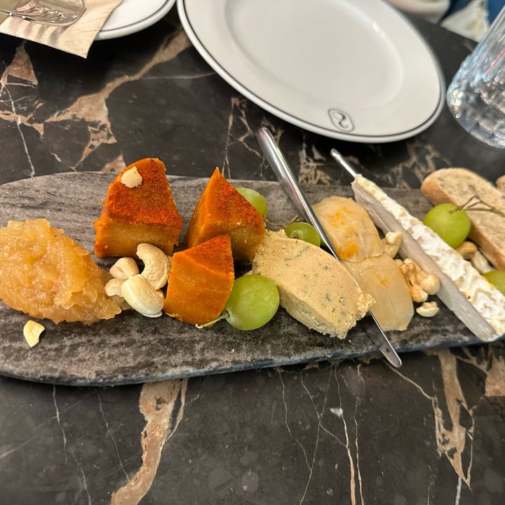 photo of Ao 26 Vegan Food Project Vegan Cheese Board shared by @inspiringpelican88 on  05 May 2024 - review