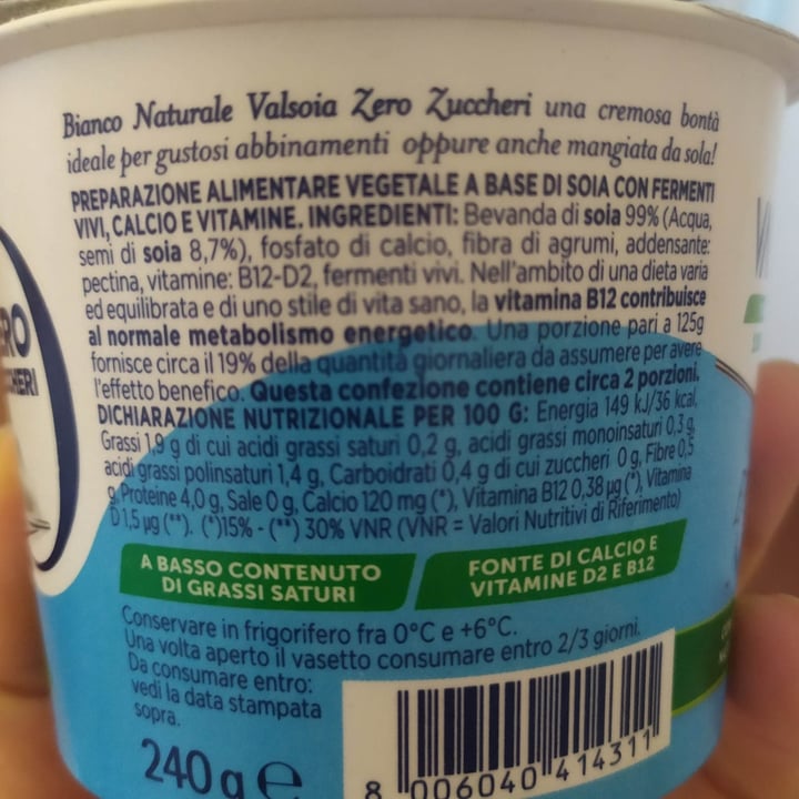 photo of Valsoia yogurt zero zuccheri bianco naturale shared by @carliperli on  25 Nov 2023 - review