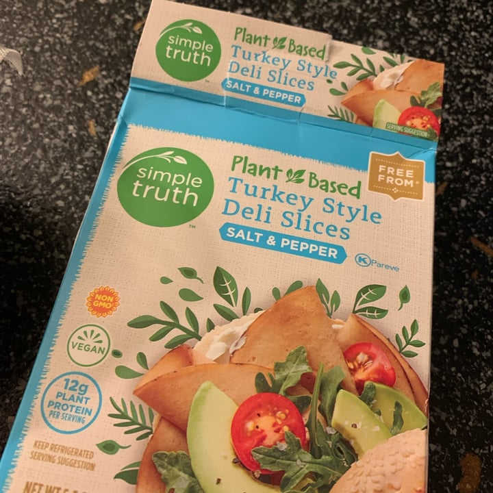 photo of Simple Truth plant based turkey style deli slices shared by @yoatzin on  25 Nov 2023 - review