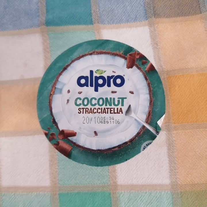 photo of Alpro yogurt coconut stracciatella shared by @govegan2020 on  18 Sep 2023 - review