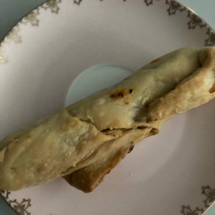 photo of Fry's Family Food 4 Sausage Rolls shared by @ctfloof on  06 Sep 2023 - review