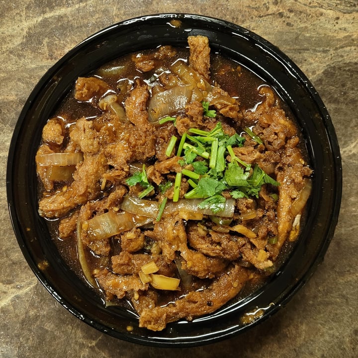 photo of Hakka Town Vegan Chili Chick'n (with gravy) shared by @metalmel666 on  20 Apr 2024 - review
