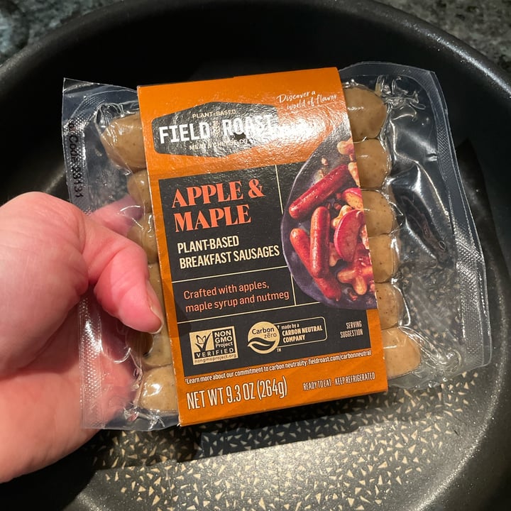 photo of Field Roast Apple & Maple Breakfast Sausages shared by @thumbelinasana on  13 Jan 2024 - review
